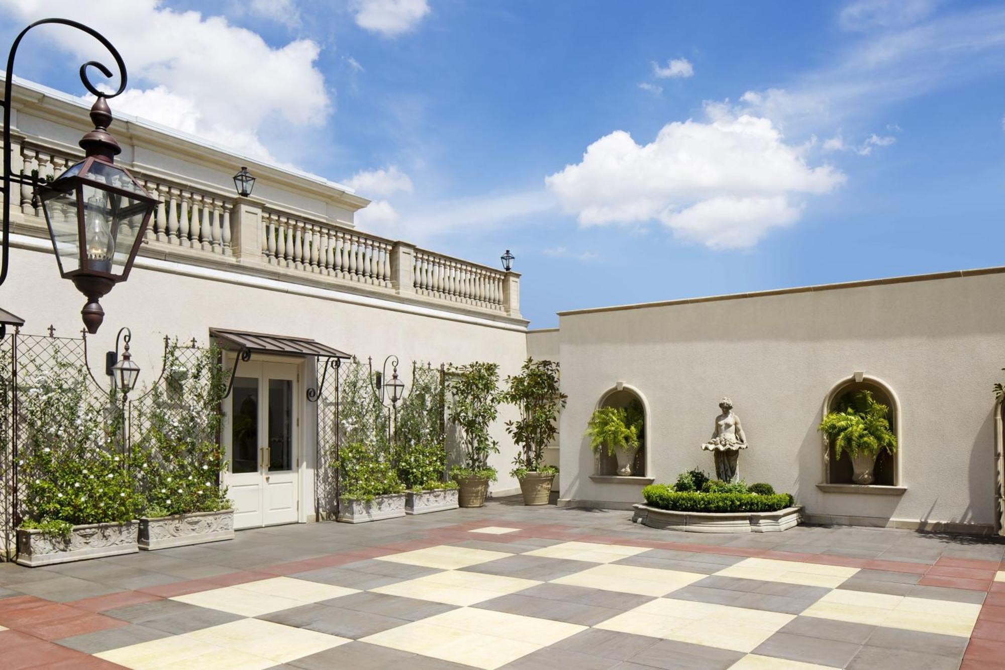 The Ritz-Carlton, New Orleans Hotel Exterior photo